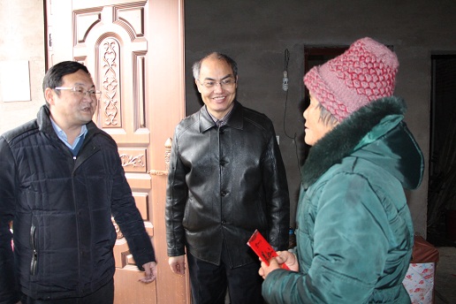 市政协副主席程观焰走访慰问万年县结对帮扶群众