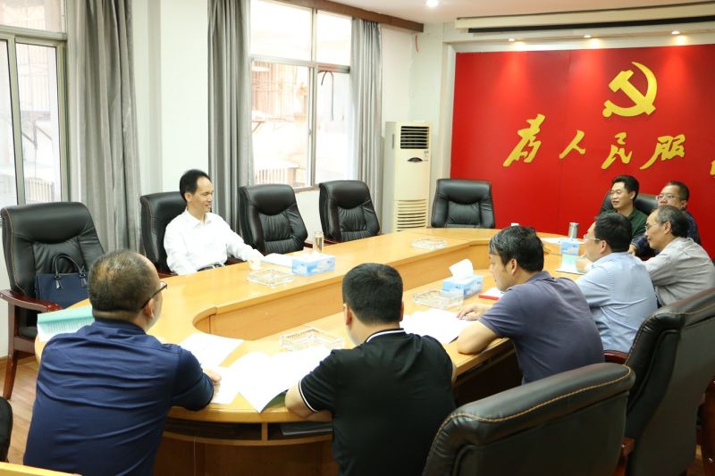 市委副书记黄晓波调研城投集团公司并座谈