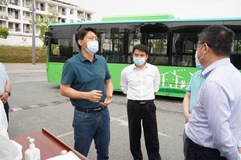 市国资委党委书记、主任周连文带队到城投公交集团、交通枢纽开展疫情防控、安全生产专项检查